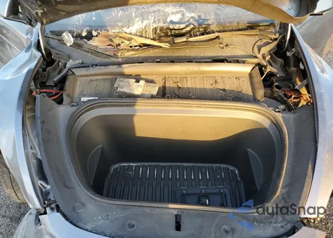 2024 Tesla Model Y из США, поврежденный, VIN 7SAYGDED7RF192231